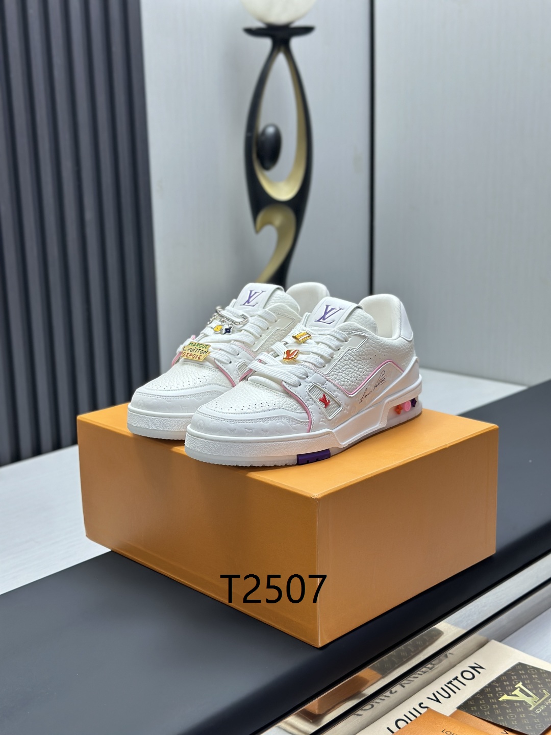LV shoes 38-46 h0812